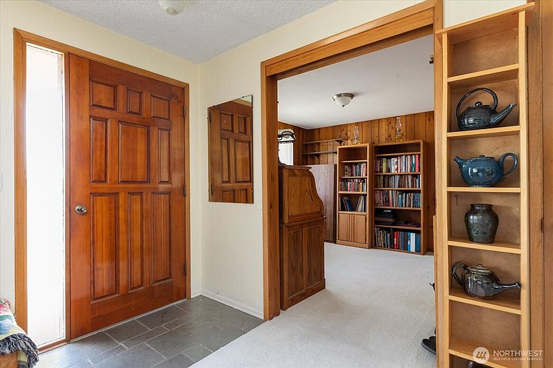 4th image of 532 SE Pasek Street