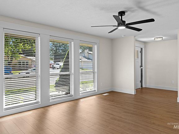 5th image of 1675 S Country Terrace Way