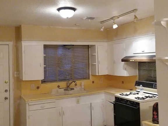 4th image of 4813 Trail Lake Dr