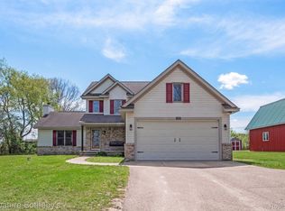 3190 W Rattalee Lake Rd, Holly, MI 48442