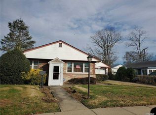 425 Argyle Rd, East Meadow, NY 11554