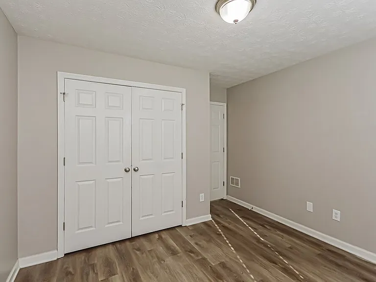 115 Syracuse Ln — Photo 12