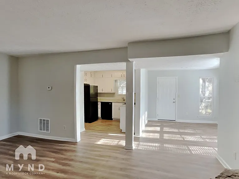 3050 Brook Hollow Dr — Photo 6