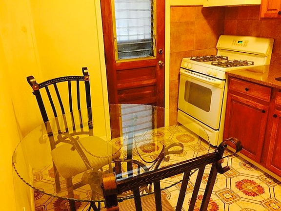5th image of 2549 32nd St #1