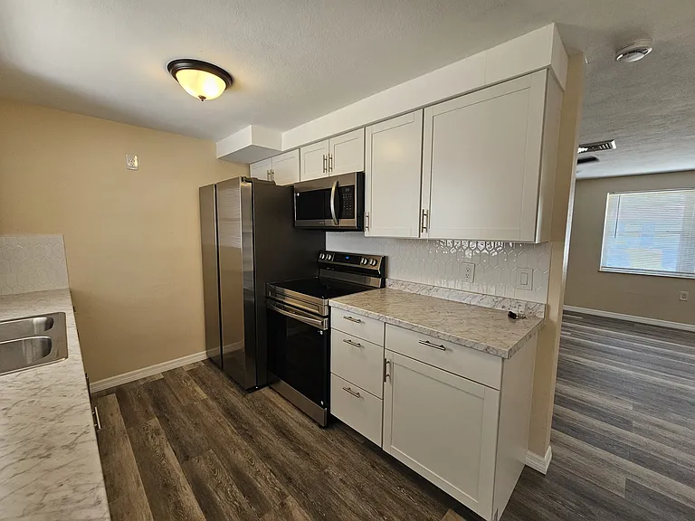 3330 Cantrell St — Photo 7