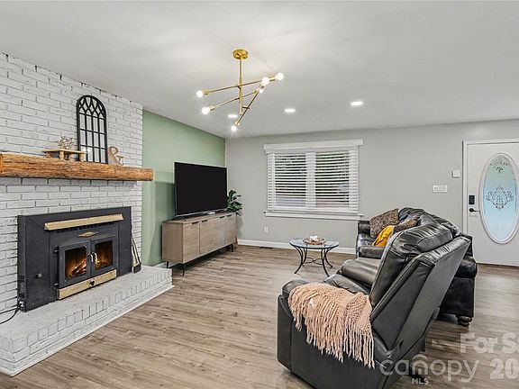 3rd image of 835 Bee Tree Rd