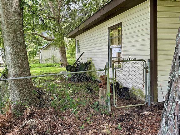 4th image of 117 Lagonda Rd