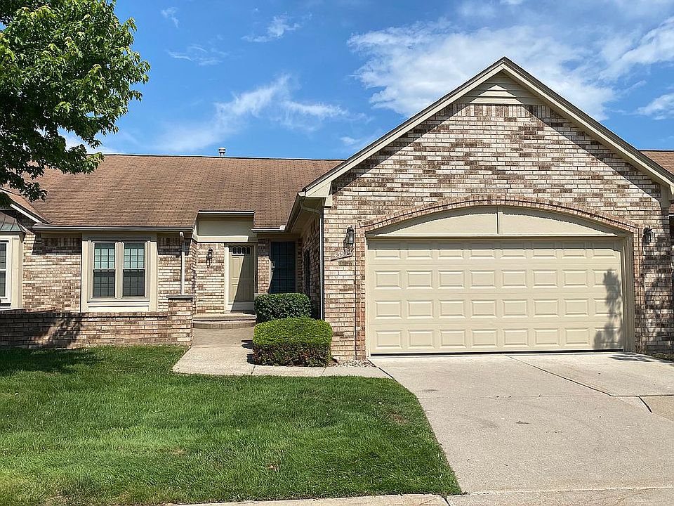 1st image of 43595 River Bend Dr N