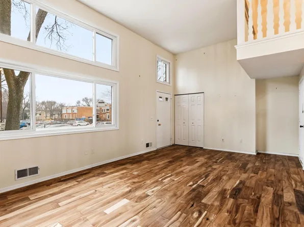 7447 W Franklin Ave, Minneapolis, MN 55426