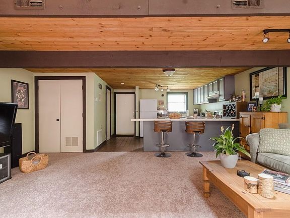 5th image of 29 Greenwood Village St