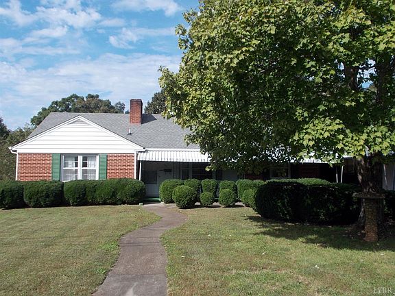 2nd image of 1822 Sunset Dr