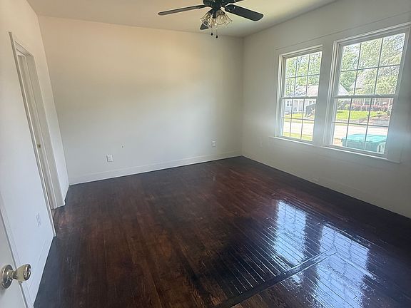 2nd image of 209 Davis Ave