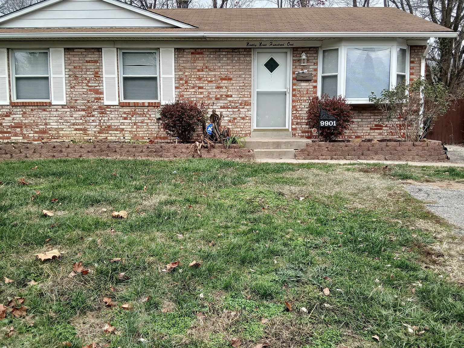 3 bed, 925 sqft, $1,450 — Photo 1