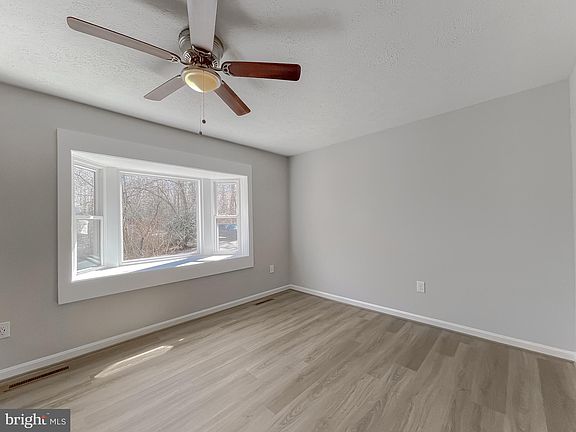 5th image of 36950 Lakeland Dr