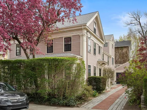636 Green St Unit 636, Cambridge, MA 02139