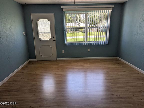 3rd image of 314 Roslyn Ave