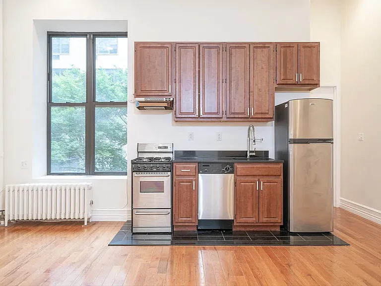 24 W 88th St #4 — Photo 2