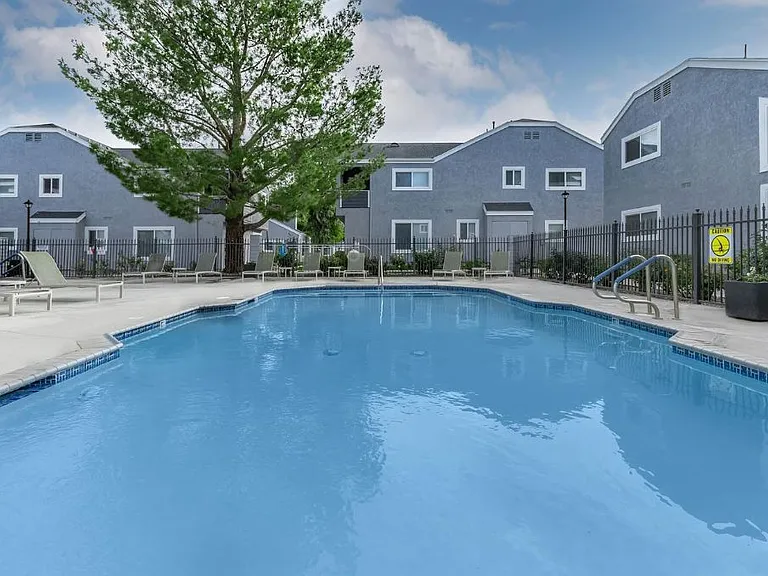 Westwood Park Apartments — Photo 7