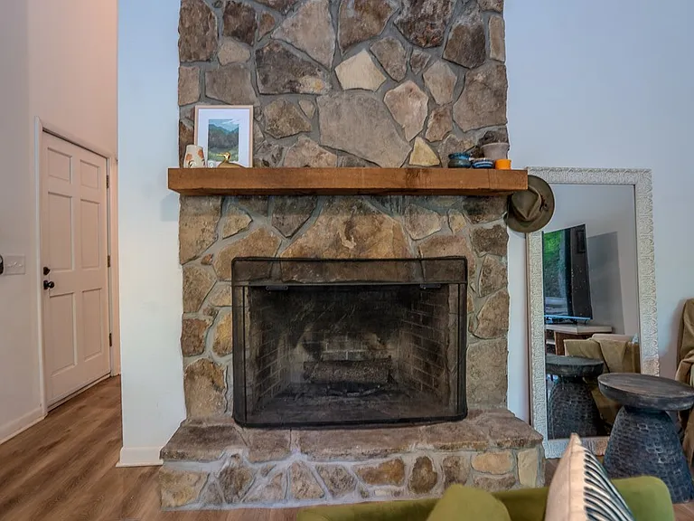 1574 Long Ridge Rd — Photo 7