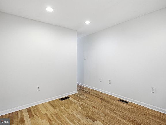 3rd image of 1717 Webster St
