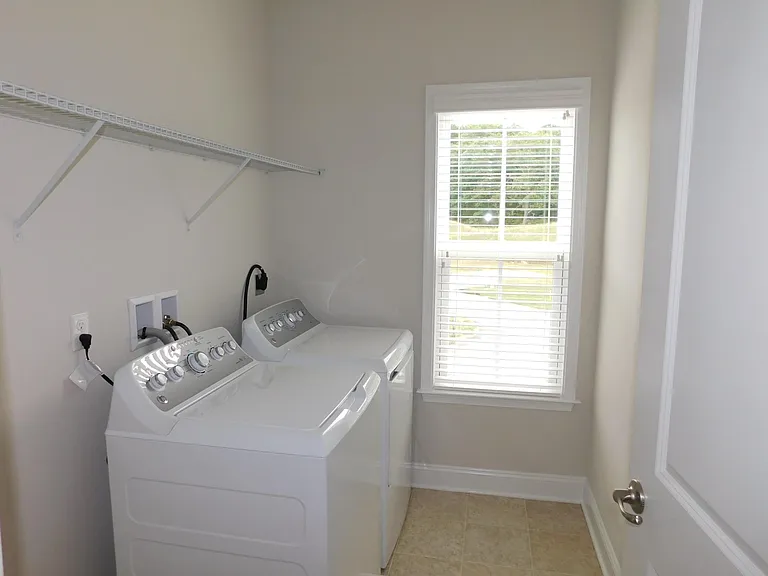 152 Seneca Pl — Photo 19