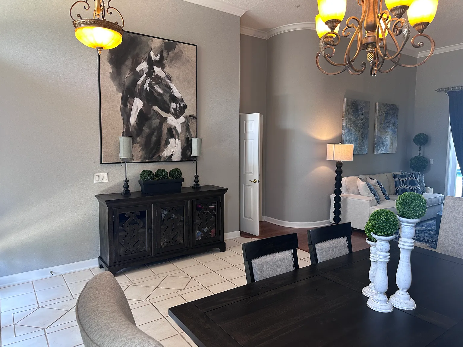 5 bed, 2682 sqft, $3,990 — Photo 3