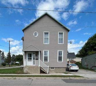 518 13th Ave, Menominee, MI, 49858