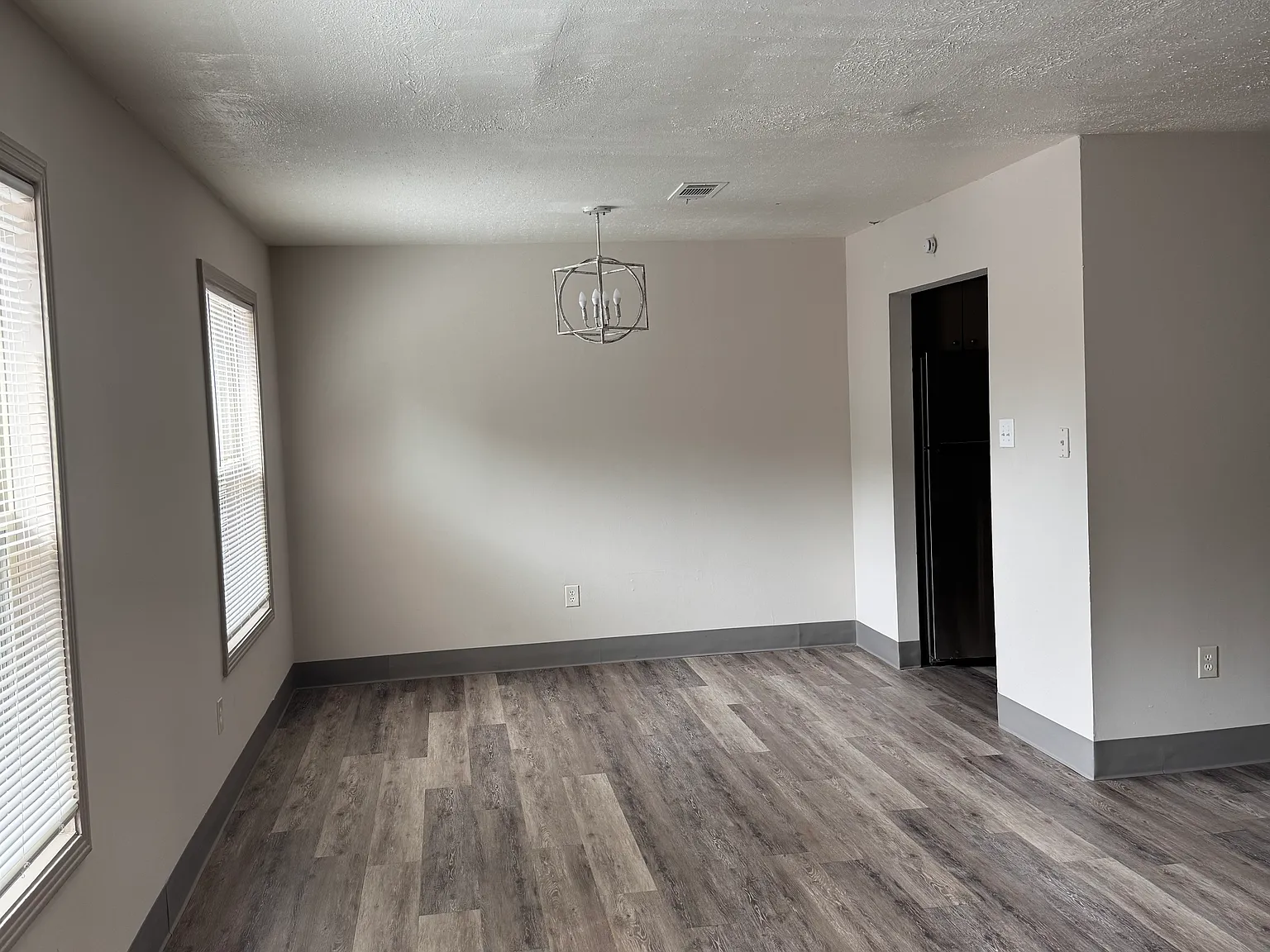 2 bed, 800 sqft, $850 — Photo 1