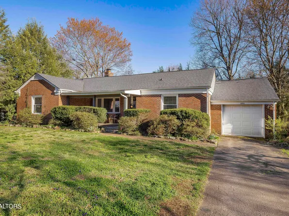 3352 Kenilworth Ln, Knoxville, TN 37917