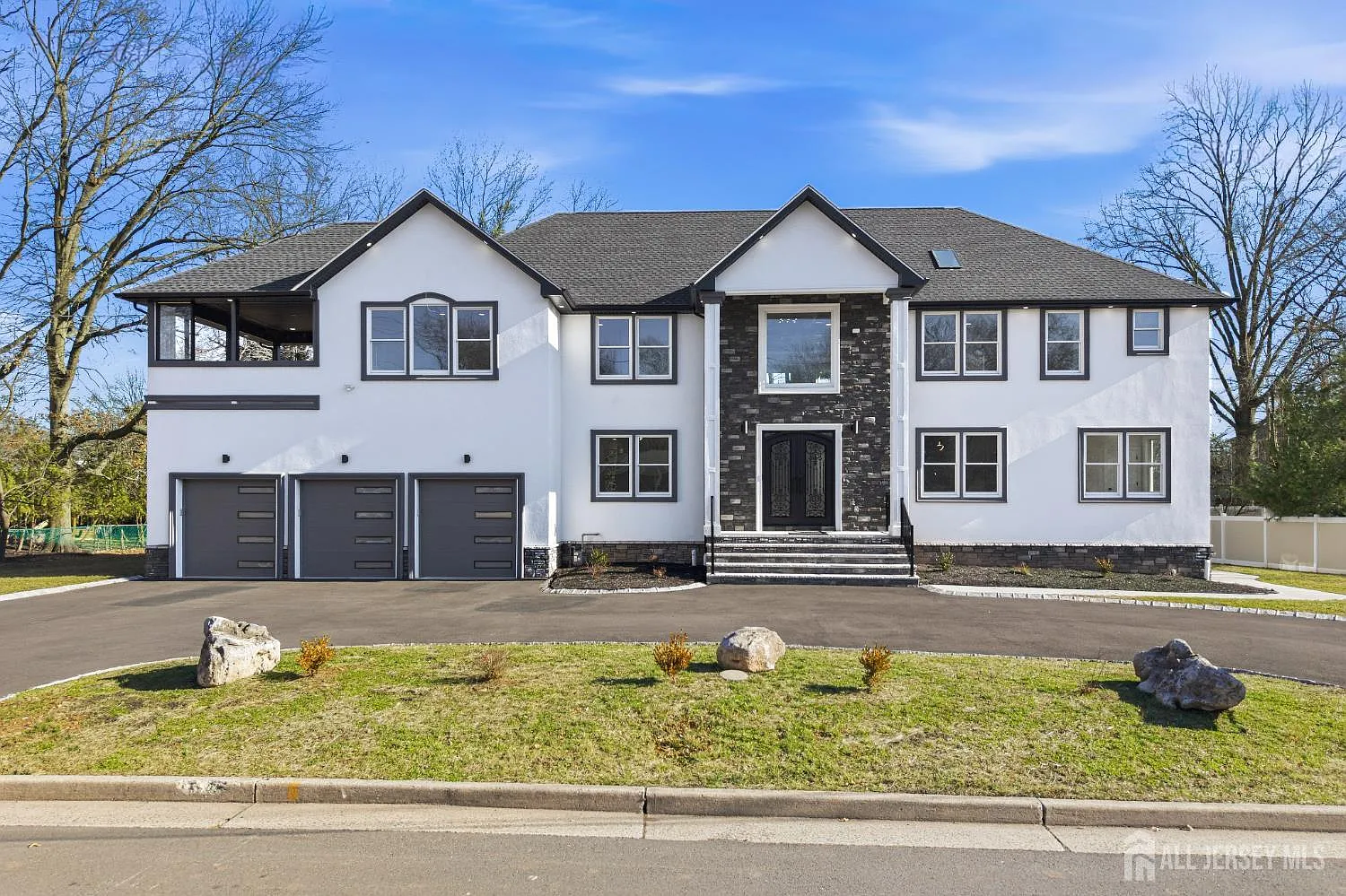 4 Hemlock Dr photo 1
