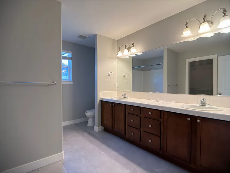 3608 NE 42nd St — Photo 19
