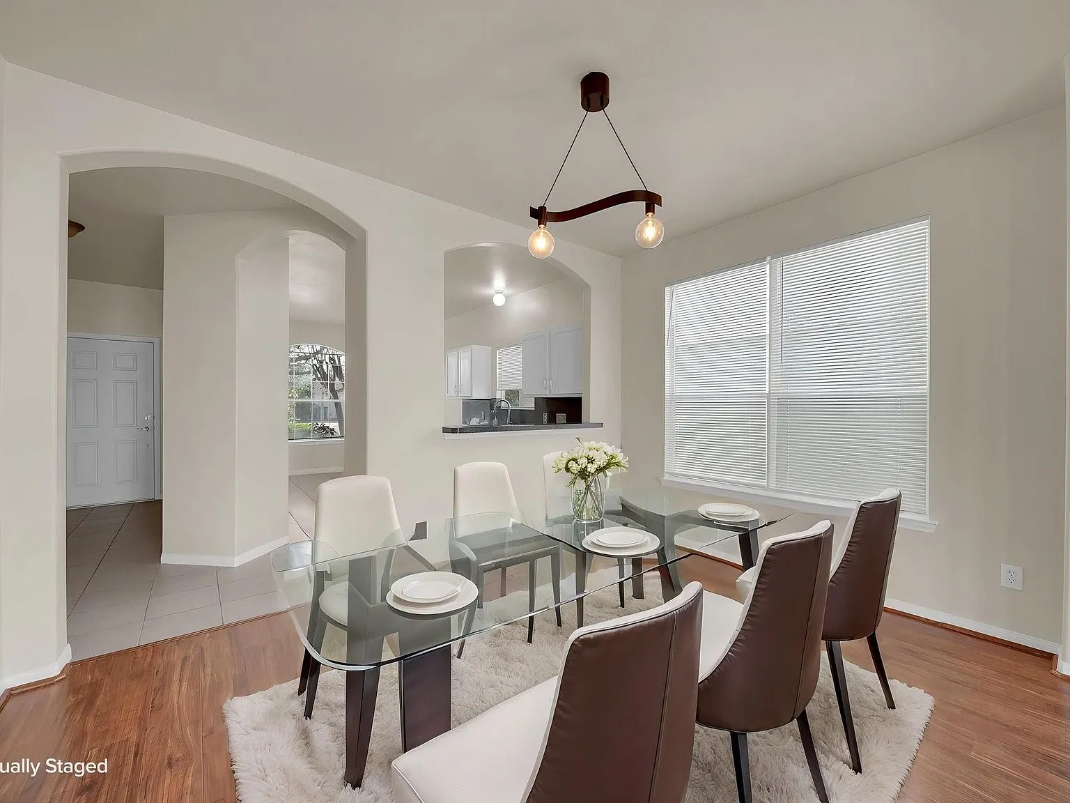 4 bed, 2.5 bath, 1859 sqft, $2,500 — Photo 4