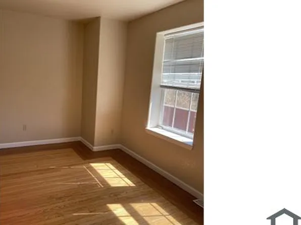 8628 Macarthur Blvd, Oakland, CA 94605