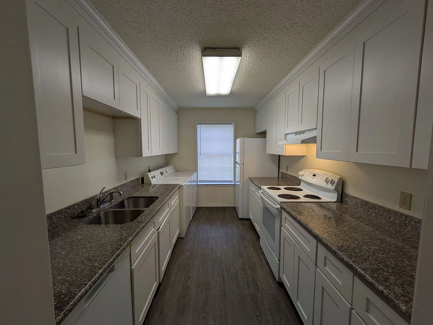 Laurel Square Townhomes — Photo 3
