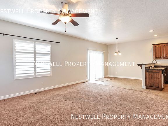 4th image of 2491 N Cypress Way