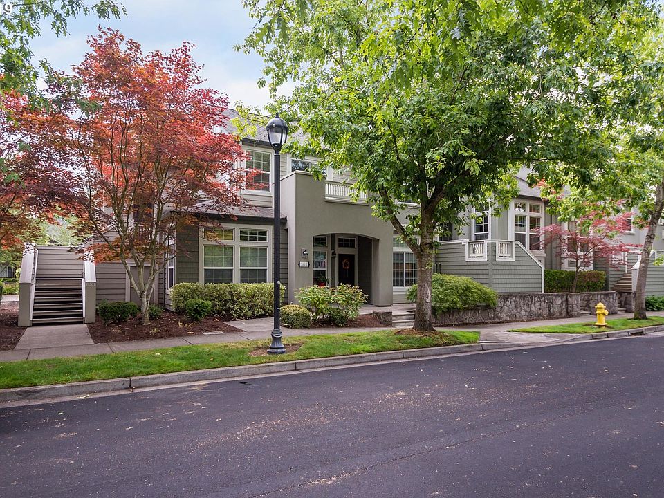 1st image of 1804 NE Ashberry Dr