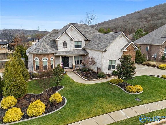 2nd image of 2039 Meadow Creek Cir SE