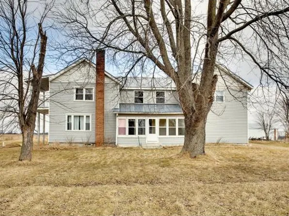 E6252 Progress Rd, Manawa, WI 54949