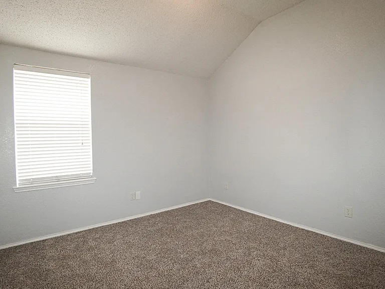 106 Starlight Dr — Photo 18