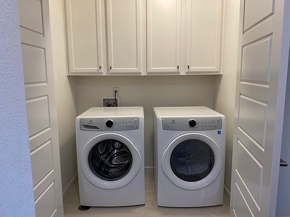 2nd image of 2588 Meadows Blvd Unit B-1