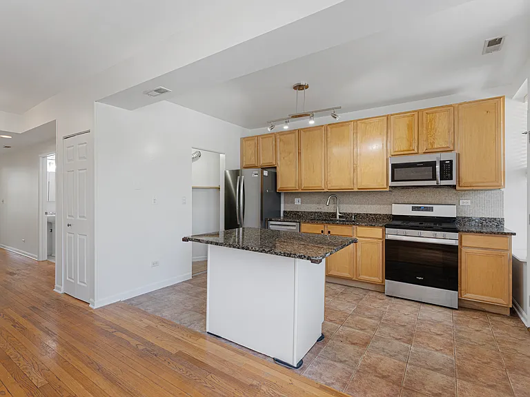 4819 N Fairfield Ave #1 — Photo 7