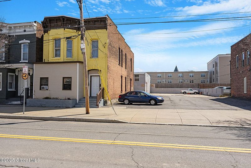 3rd image of 18 N Jay Street