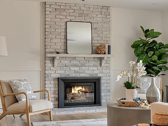 3rd image of 907 Cedarwood Lane