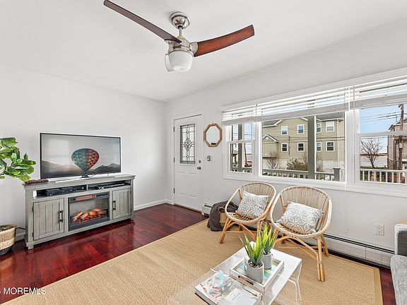 4th image of 37 Shrewsbury Ave #B