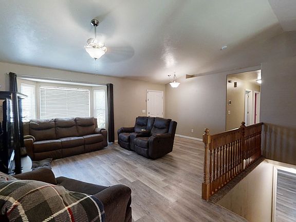 3rd image of 4072 E Birchwood Cir