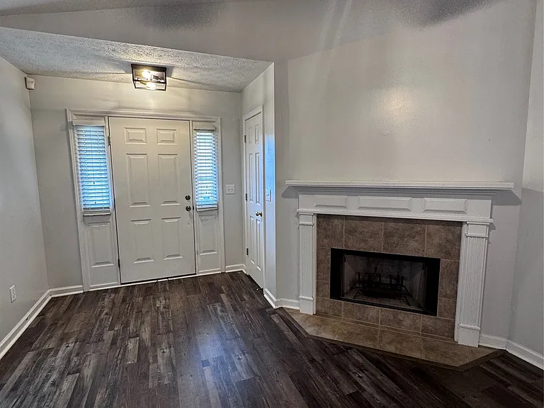 1801 Young Pointe Blvd — Photo 6