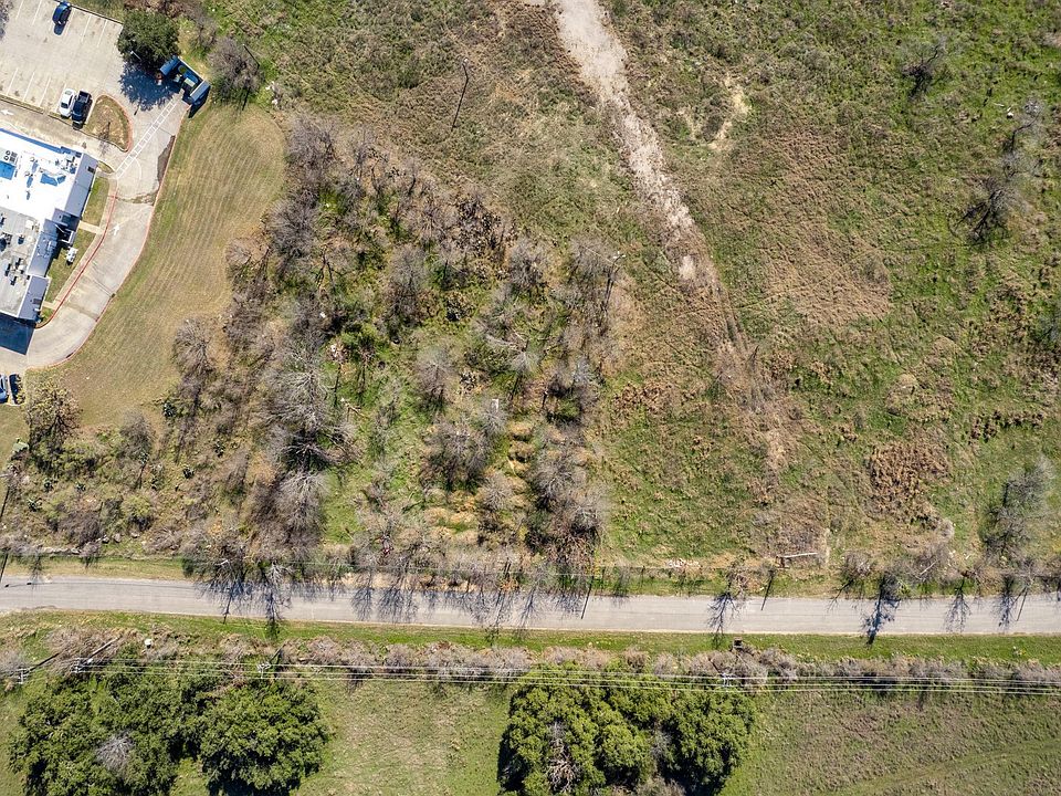 2nd image of 1701 Manchaca Springs Rd