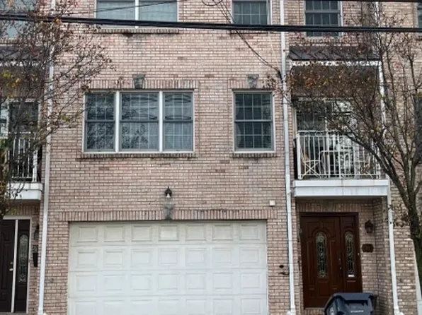 215 Oliver St, Newark City, NJ 07105