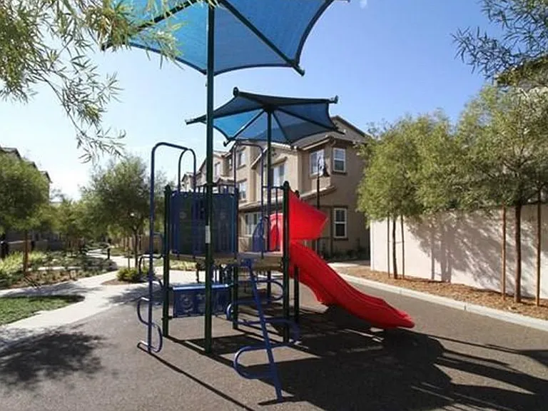 40978 Belleray Ave — Photo 13