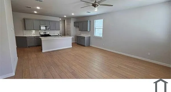 5 bed, 2400 sqft, $3,500 — Photo 4